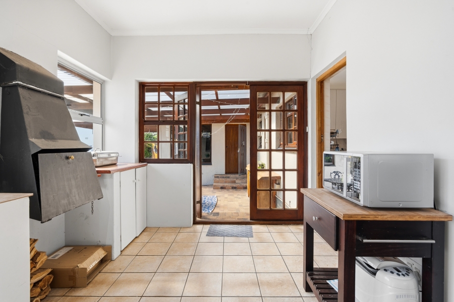 3 Bedroom Property for Sale in Pinelands Western Cape